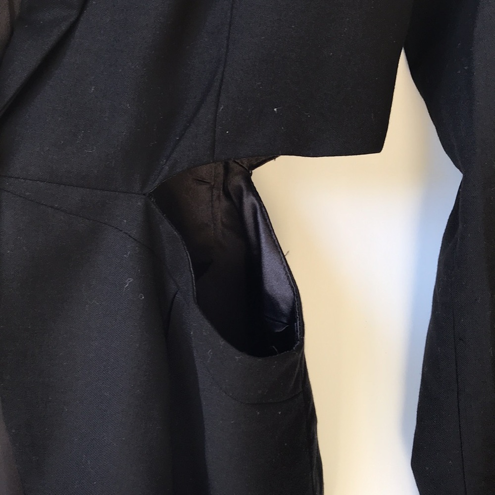 Bardot Elegant Black Cutout Blazer - Picture 6 of 8